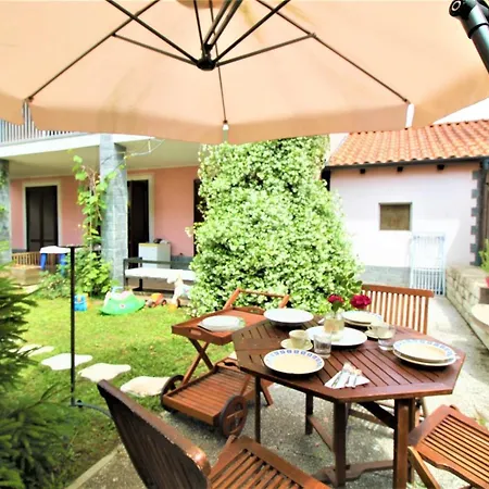 Casa vacanze Rainbow House On Lake Orta With *