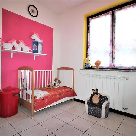 Casa vacanze Rainbow House On Lake Orta With *